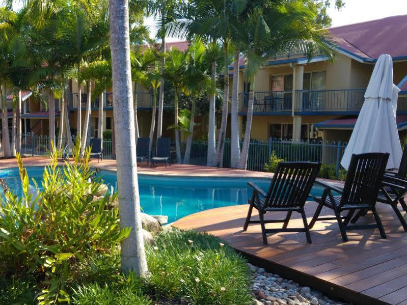 At Beach Court Holiday Villas Airlie Beach Exterior foto