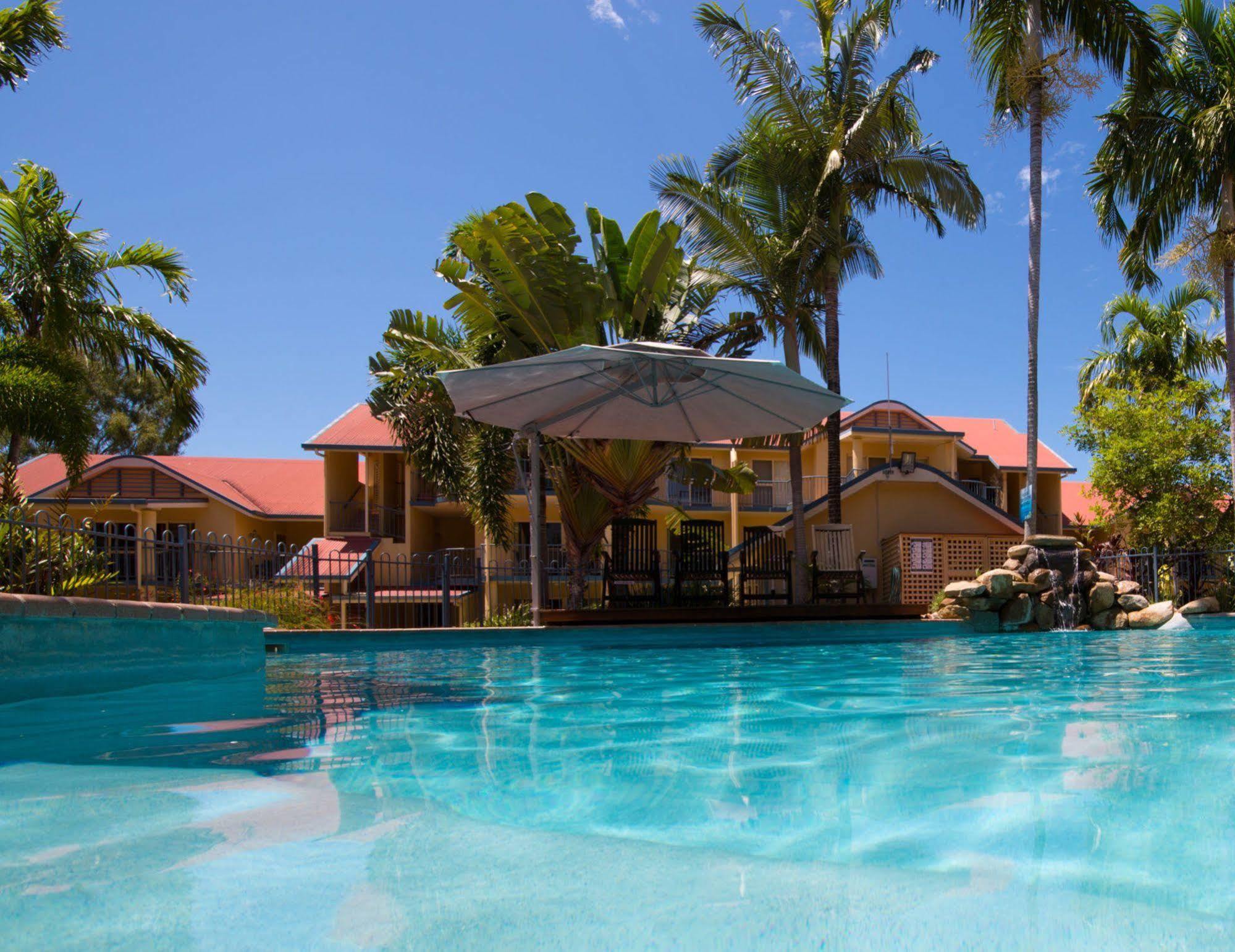 At Beach Court Holiday Villas Airlie Beach Exterior foto
