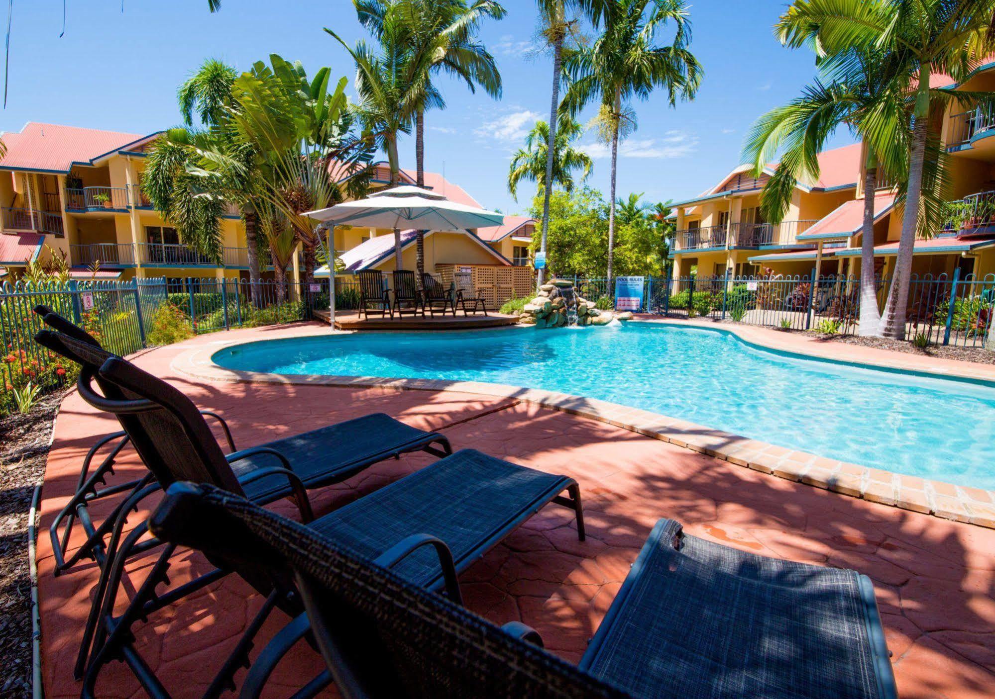 At Beach Court Holiday Villas Airlie Beach Exterior foto